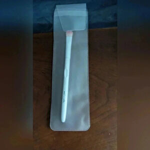 Wet N' Wild Eyeshadow Brush (New)